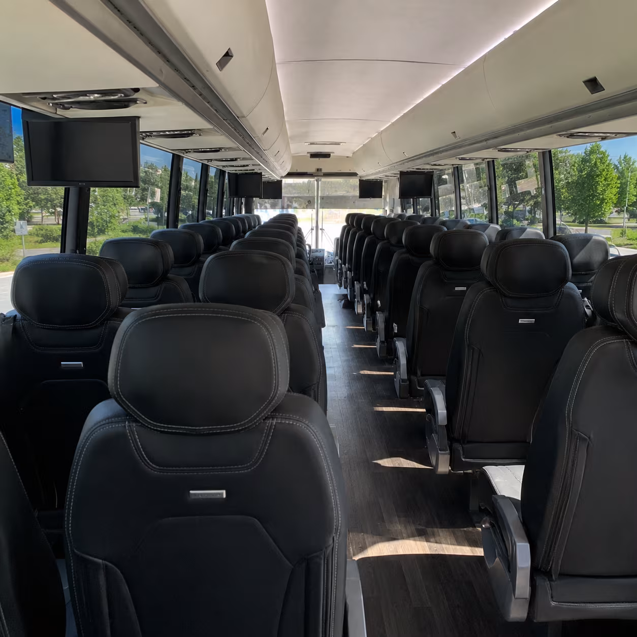 plymouth timely charter buses for plymouth corporate outings