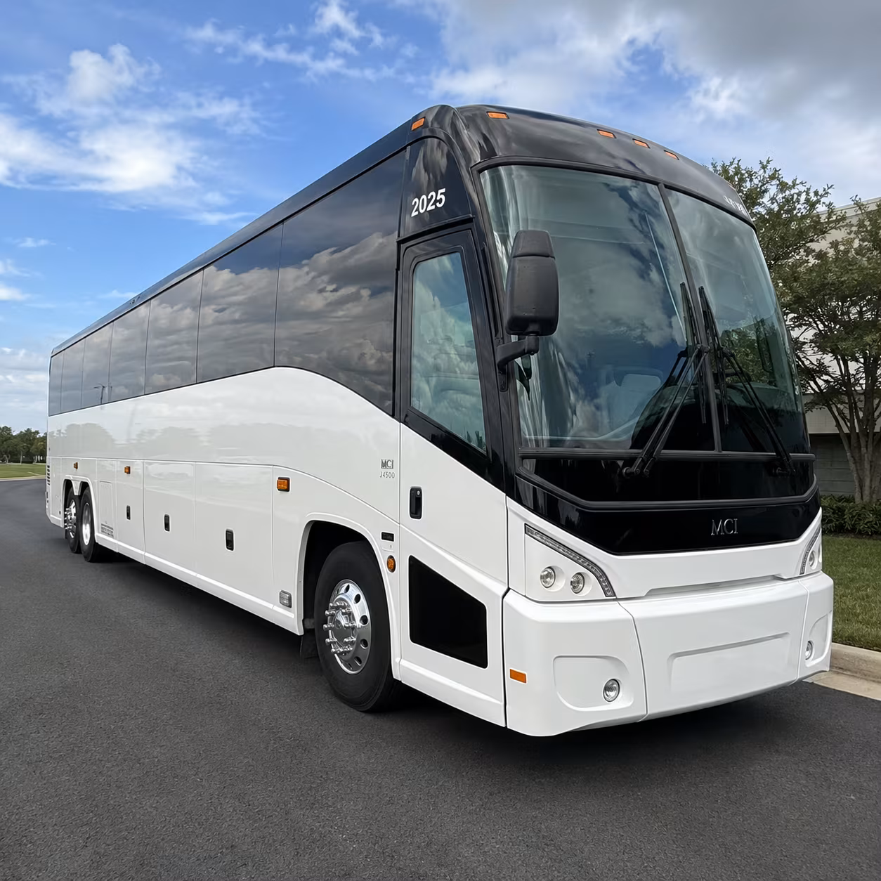 reliable shift shuttle service for healthcare and manufacturing employers in coon rapids