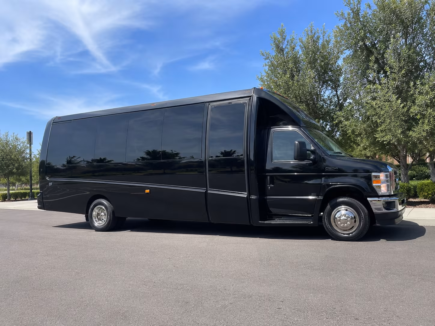 winter weddings in coon rapids deserve a bus more than any other season
